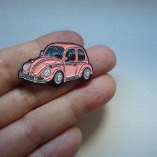 PIN PRZYPINKA BROSZKA SAMOCHÓD GARBUS
