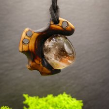 Ręcznie rzeźbiony wisiorek z brzozy, kwarc dymny – biżuteria z duszą natury - pirografia prezent dla kobiety dla niej Unique Jewelry Design