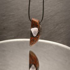 Ręcznie rzeźbiony wisiorek z brzozy, "Kwarc"– biżuteria z duszą natury - pirografia prezent dla kobiety dla niej Unique Jewelry