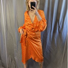 (nowa) never fully dressed