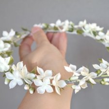 Biały jaśmin o świcie – romantyczny wianek ślubny, delikatny jak poranna mgła