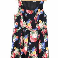 plus size Sukienka czarna w kwiaty vintage 46-48 rozszerzana