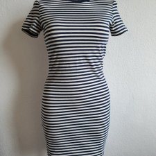 Sukienka typu T-Shirt rozmiar S / 36.