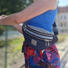 Zamszowa nerka w odcieniach niebieskich Idaho
