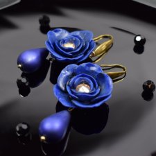 Eleganckie, niebieskie kolczyki kwiaty