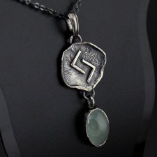 Runa Jera z chalcedonem - oksydowany srebrny naszyjnik