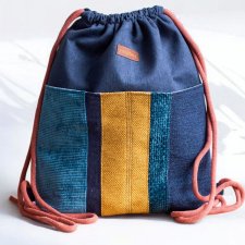 Kolorowy workoplecak z kieszeniami patchwork