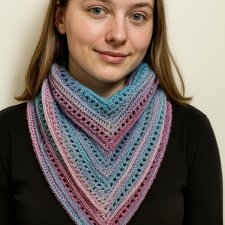 Kolorowa mała chusta apaszka zapinana z chwostem ręcznie robiona