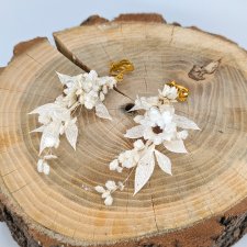 Białe kolczyki z naturalnych kwiatów