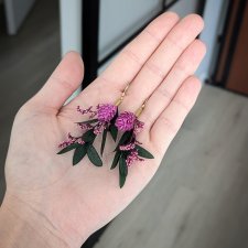 Różowo zielone kolczyki z naturalnych roślin