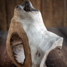 Lampa z orzecha włoskiego – unikat handmade