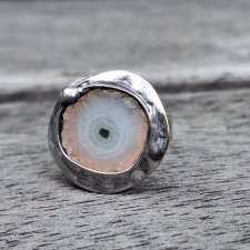 Kwarc i kropka - pierścionek regulowany