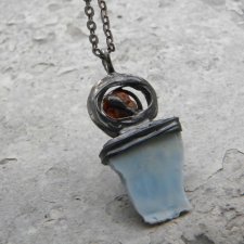 Opal błękitny i surowy bursztyn  - naszyjnik