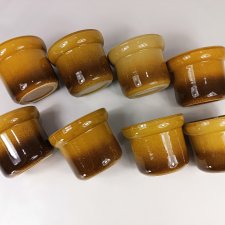 Zestaw ośmiu ceramicznych doniczek, vintage