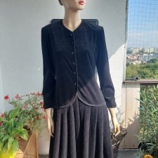 aksamitna sukienka vintage