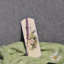 Zakładka do książki – zdobiona metodą decoupage