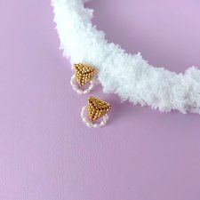 Minimalistyczne kolczyki z koralików z perłami