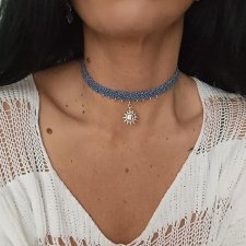 surowy splot i srebrne słońce choker