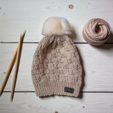 Czapka zimowa handmade beżowa