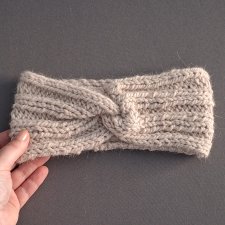 Handmade na chłodniejsze dni – OPASKA wełniana robiona na DRUTACH – BEŻOWA, (wapień)