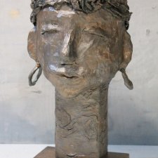 Złota Doniczka Głowa – Antyczna Osłonka na Rośliny