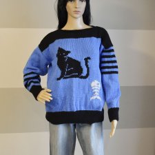 Sweter handmade z kotem niebiesko-czarny, unikat robiony ręcznie