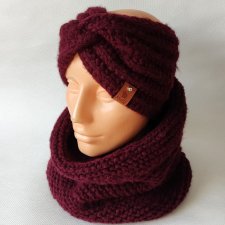 Burgundowy komplet, ręcznie robiony na drutach.