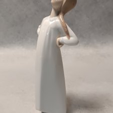 LLADRO #68 Dziewczynka w nocnej koszuli Scornful Girl Hiszpania