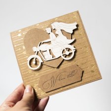 Kartka ślubna z parą młodą na motorze motocyklu