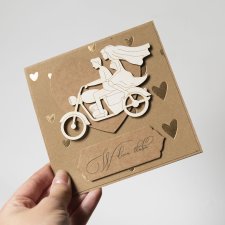 Kartka ślubna z parą młodą na motorze motocyklu