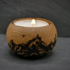 Drewniany świecznik z górskim motywem - ręcznie wypalany, idealny prezent handmade, tealight, ogień