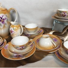 Serwis do kawy - herbaty wyprodukowany przez Victoria China Czechoslovakia