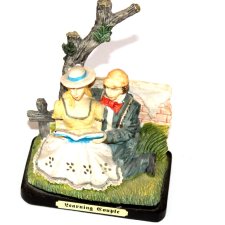 RETRO Figurka CZYTAJĄCA PARA  vintage