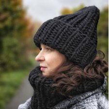 Czarna czapka z wełny peruwiańskiej WOOLY