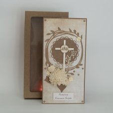 pamiątka Pierwszej Komunii świętej w pudełku