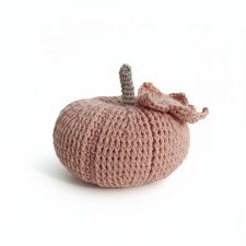 Szydełkowa Dynia "Rose Quartz" – Detal Hygge do Nowoczesnych Wnętrz