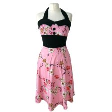 Pin-up sukienka w kwiaty