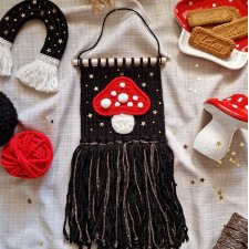 Makatka muchomorek, grzybek