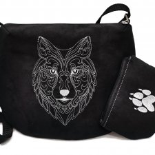 Listonoszka czarna z wilkiem, portfelik łapa