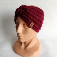 Opaska ręcznie robiona na drutach, bordowa.