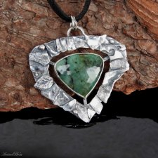 Wisiorek srebrny ze szmaragdem