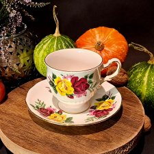 Queen Anne angielska porcelana filiżanka i spodek róże