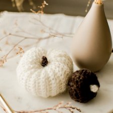 Małe szydełkowe dynie 2szt.