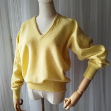Piękny sweter vintage lambswool żółty v- neck