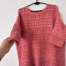 Różowy ażurowy sweter handmade vintage – romantyczny, lekki i kobiecy styl boho