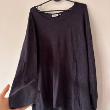 Czarny sweter damski oversize Steenholt, klasyczny basic, miękki i wygodny