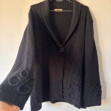 Czarny sweter z wełny Ciepła dzianina Luźniejszy fason z półgolfem