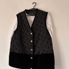 Kamizelka z serduszkowymi guzikami XXL / 44