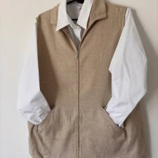 Beżowa kamizelka vintage na zamek – minimalistyczna elegancja old money