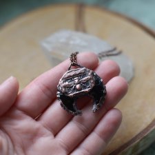 Lunula z obsydianu w miedzi - wisior na łańcuszku